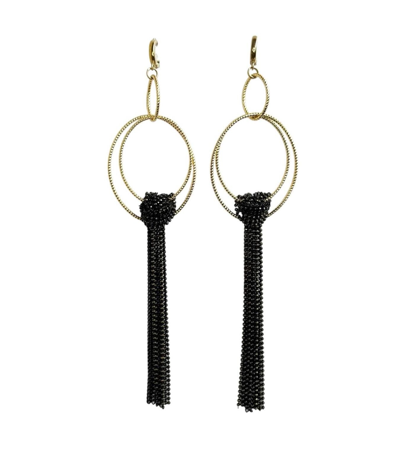 Juodos grandinės su žiedais