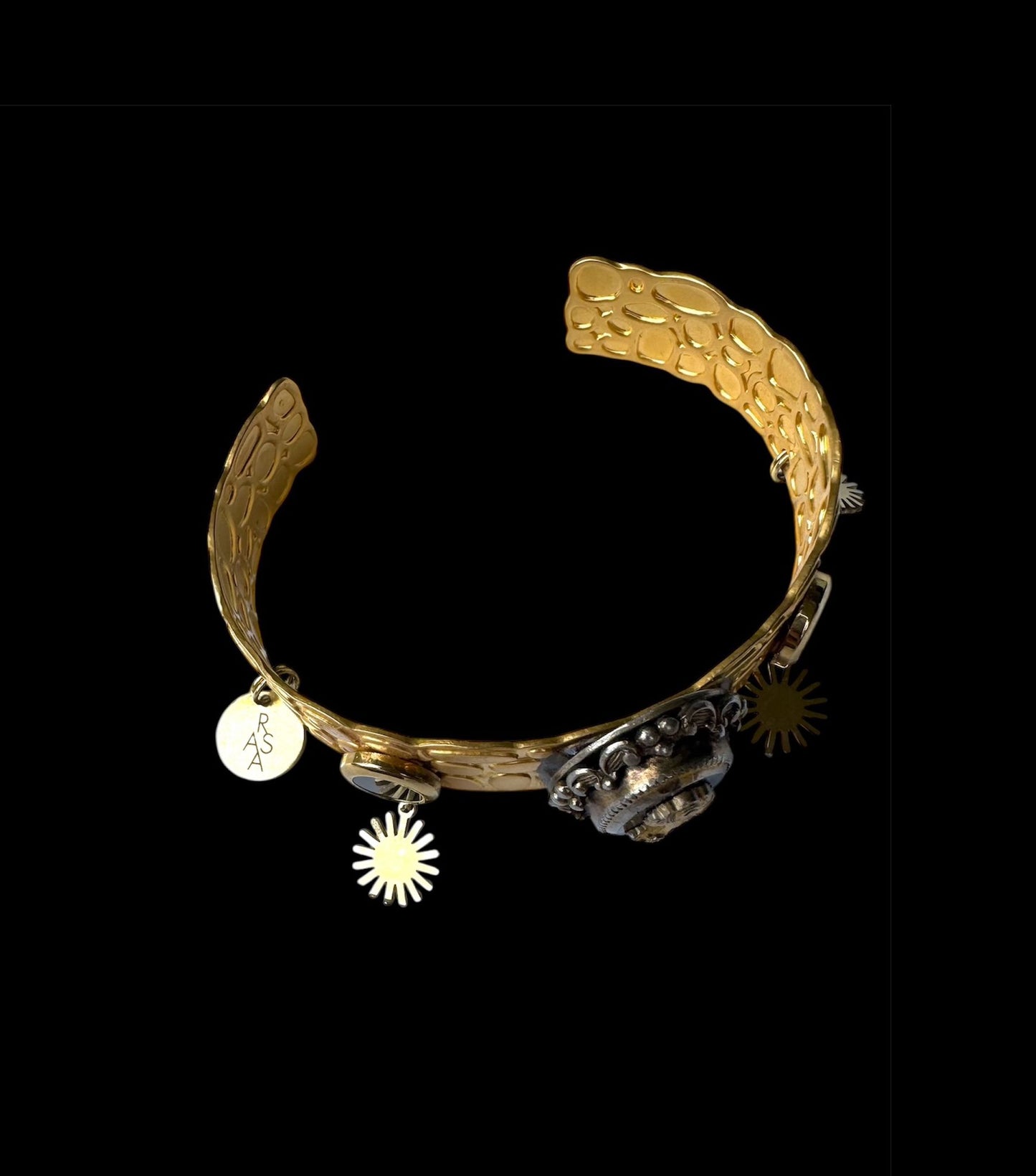 Apyrankė su portretu